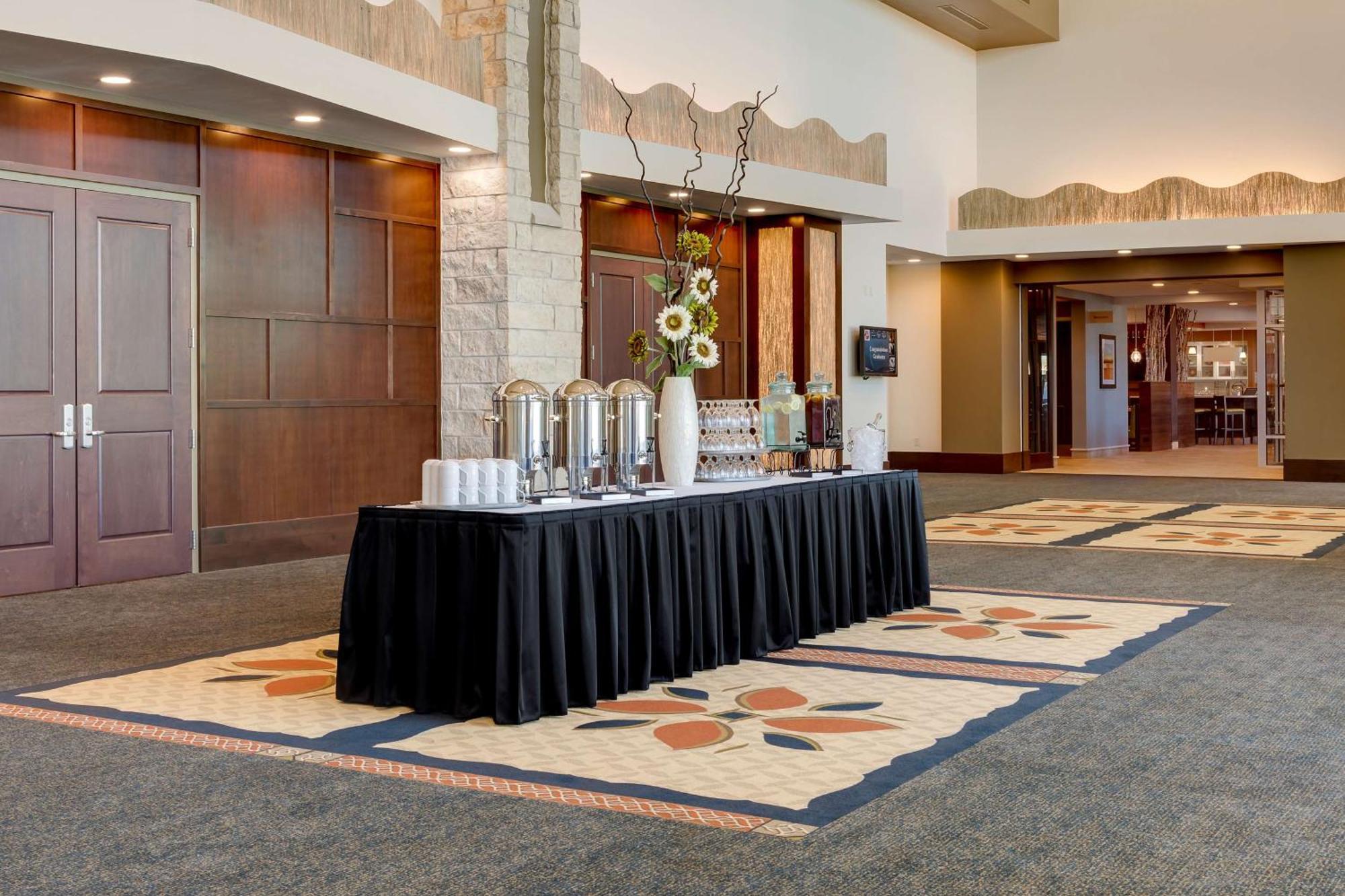 Hilton Garden Inn Manhattan Kansas Екстериор снимка